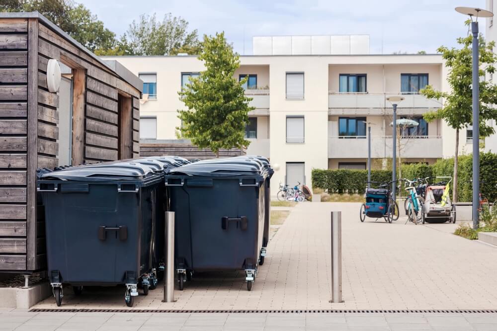 plastikowe pojemniki na odpady komunalne